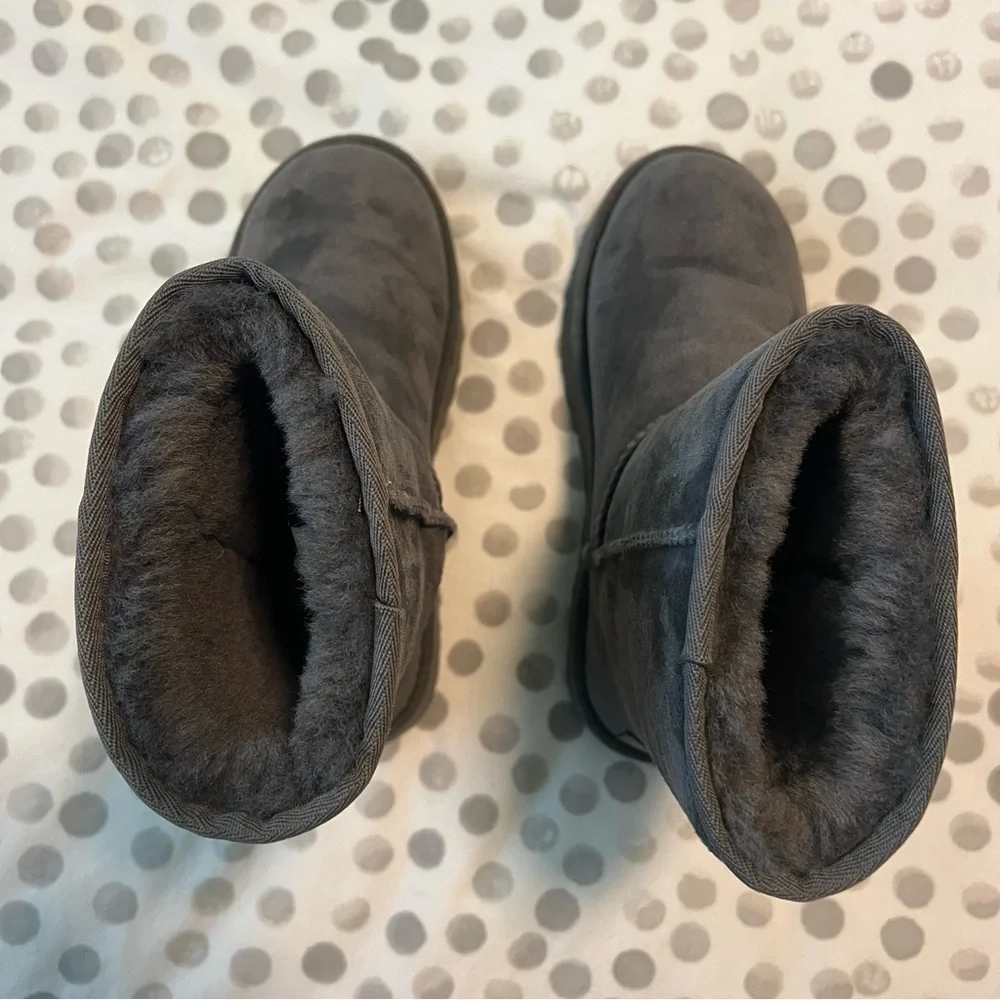 UGG Classic Short II Grey Boots Size 6